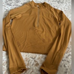 Lululemon 1/4 zip crop